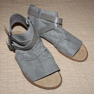 Blowfish zipper flats